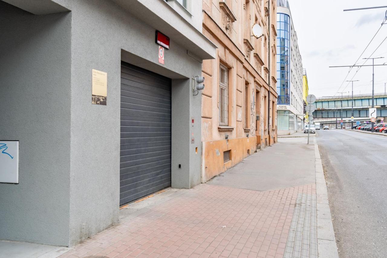 Brand New Studio Apartment #51 With Free Secure Parking In The Center Прага Екстериор снимка