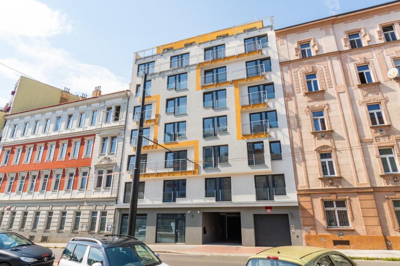 Brand New Studio Apartment #51 With Free Secure Parking In The Center Прага Екстериор снимка